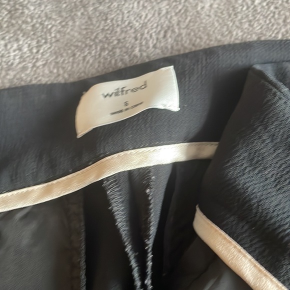 Wilfred Black Dress Pants, not sold anymore but similar to the Carrot pant - Picture 3 of 4